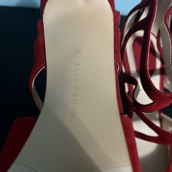 Zara red shoes - Picture 2 of 3